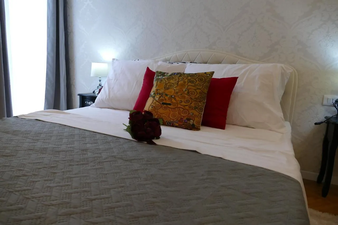 Art Gallery Luxury Apartment Split